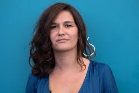 Jessica Palud’un kariyeri, yönetmenlikten önce setlerde edindiği deneyimlerle şekillenmiştir. İlk olarak prodüksiyon ve set organizasyonu alanında çalışan Palud, daha sonra yönetmen yardımcılığına yükselmiştir.