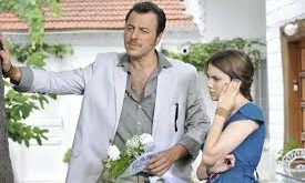 Başrollerinde Yetkin Dikinciler ve Eda Ece’nin yer aldığı film, İstanbul’un doğal ve sakin bölgeleri olan Ağva ve Şile’de çekilmiştir. Bu mekânlar, filmin duygusal atmosferini güçlendiren önemli unsurlar arasında yer alır.