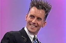 İngiliz gastronomi dünyasının en etkili isimlerinden biri olan Gary Rhodes, özellikle klasik İngiliz mutfağını modern tekniklerle yeniden yorumlaması ve televizyon programlarıyla geniş kitlelere ulaşmasıyla tanınan bir şeftir.