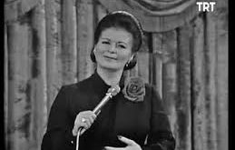 Neriman Altındağ Tüfekçi, 20. yüzyılın ortalarında Türk müziğinin gelişim sürecinde aktif rol almış önemli sanatçılardan biridir. Doğduğu çevrenin geleneksel müzik yapısı, onun sanat anlayışını şekillendiren temel etkenlerden biri olmuştur.