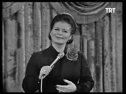 Neriman Altındağ Tüfekçi, 20. yüzyılın ortalarında Türk müziğinin gelişim sürecinde aktif rol almış önemli sanatçılardan biridir. Doğduğu çevrenin geleneksel müzik yapısı, onun sanat anlayışını şekillendiren temel etkenlerden biri olmuştur.