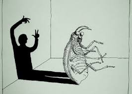 Dönüşüm (Die Verwandlung), Franz Kafka tarafından kaleme alınmış, dünya edebiyatının en çarpıcı ve en çok tartışılan eserlerinden biridir. İlk kez 1915 yılında yayımlanan bu kısa roman, yalnızca sıra dışı başlangıcıyla değil, insan psikolojisini, aile ilişkilerini ve modern toplumun birey üzerindeki baskısını ele alış biçimiyle de edebiyat tarihinde özel bir yere sahiptir.