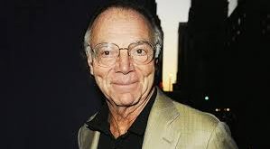 Pileggi’nin adı en çok Goodfellas (Sıkı Dostlar) ve Casino gibi kült filmlerle anılır. Gerçek olaylardan yola çıkarak yazdığı kitaplar, Hollywood’un en başarılı suç filmlerine kaynaklık etmiş; aynı zamanda Amerikan toplumunun görünmeyen yüzünü anlatan önemli belgeler niteliği kazanmıştır.