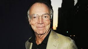 Pileggi’nin adı en çok Goodfellas (Sıkı Dostlar) ve Casino gibi kült filmlerle anılır. Gerçek olaylardan yola çıkarak yazdığı kitaplar, Hollywood’un en başarılı suç filmlerine kaynaklık etmiş; aynı zamanda Amerikan toplumunun görünmeyen yüzünü anlatan önemli belgeler niteliği kazanmıştır.