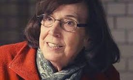 Soğuk Savaş sonrası dönemde Batı müdahaleciliği, medya propagandası ve uluslararası hukuk tartışmalarında ses getiren yazılar kaleme alan Diana Johnstone, özellikle resmi politik söylemlere karşı geliştirdiği sorgulayıcı bakış açısıyla tanınır. Onun eserleri hem destekleyiciler hem de eleştirmenler tarafından yoğun biçimde tartışılmıştır.