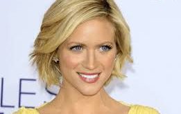 Brittany Snow’un profesyonel oyunculuk kariyeri çocuk yaşlarda başladı. İlk önemli çıkışlarından biri gündüz kuşağı dizisi Guiding Light ile geldi. Dizide canlandırdığı karakter sayesinde genç yaşta geniş kitleler tarafından tanındı.