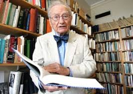 Lisans eğitimini University of Chicago’da tamamladıktan sonra, yüksek lisans ve doktora çalışmalarını Harvard University’nde gerçekleştirdi. Bu süreçte ekonomi teorisinin matematiksel temellerine yoğunlaştı ve bilimsel yaklaşımını şekillendirdi.