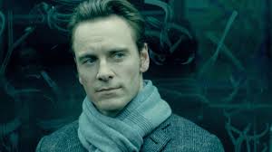 Utanç, dışarıdan bakıldığında kusursuz bir hayatı olan Brandon Sullivan’ın hikâyesini anlatır. İyi bir işi, düzenli bir yaşamı ve sosyal olarak kabul gören bir kimliği vardır. Ancak bu düzenin altında, giderek derinleşen bir içsel boşluk ve kontrol kaybı yatmaktadır.