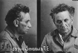 Grigori Zinovyev, 1883 yılında Ukrayna topraklarında, o dönemki adıyla Rus İmparatorluğu sınırları içinde doğdu. Asıl adı Hirsch Apfelbaum olan Zinovyev, Yahudi kökenli bir aileden gelmekteydi.