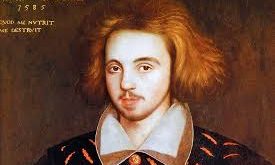 Eğitimine King's School, Canterbury’de başlayan Marlowe, daha sonra Cambridge Üniversitesi bünyesindeki Corpus Christi College, Cambridge’de öğrenim görmüştür. Burada klasik edebiyat ve teoloji eğitimi almış, Latince ve Yunanca bilgisiyle dikkat çekmiştir.