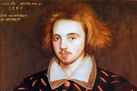 Eğitimine King's School, Canterbury’de başlayan Marlowe, daha sonra Cambridge Üniversitesi bünyesindeki Corpus Christi College, Cambridge’de öğrenim görmüştür. Burada klasik edebiyat ve teoloji eğitimi almış, Latince ve Yunanca bilgisiyle dikkat çekmiştir.