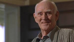 Özellikle The Green Mile (1999) filmindeki performansı, onun kariyerinin en unutulmaz anlarından biridir. Bu filmde yaşlı Paul Edgecomb karakterini canlandıran Greer, duygusal performansıyla izleyicilerin beğenisini kazanmıştır.