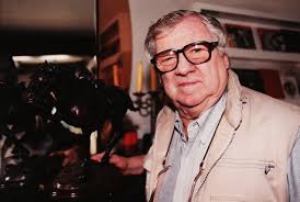 Savaştan sonra Burt Kennedy, yazarlık kariyerine odaklanmış ve kısa öyküler yazarak dikkat çekmeye başlamıştır. Bu öyküler, onun Hollywood’da senarist olarak çalışmasının önünü açmıştır.