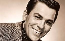 Howard Keel’in profesyonel sanat hayatı Broadway sahnelerinde başlamıştır. Güçlü sesi ve sahne hakimiyeti sayesinde kısa sürede dikkat çekmiştir. Özellikle müzikal tiyatroda sergilediği performanslar, Hollywood yapımcılarının ilgisini çekmiştir.