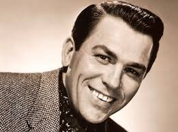 Howard Keel’in profesyonel sanat hayatı Broadway sahnelerinde başlamıştır. Güçlü sesi ve sahne hakimiyeti sayesinde kısa sürede dikkat çekmiştir. Özellikle müzikal tiyatroda sergilediği performanslar, Hollywood yapımcılarının ilgisini çekmiştir.