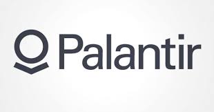 Palantir Technologies, günümüzün veri odaklı dünyasında öne çıkan en önemli teknoloji şirketlerinden biri olarak kabul edilmektedir. Büyük veri analitiği, yapay zekâ ve veri entegrasyonu alanlarında geliştirdiği yazılımlar sayesinde hem kamu kurumlarına hem de özel sektöre güçlü çözümler sunmaktadır.