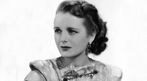 Mary Astor’un kariyeri sessiz sinema döneminde başlamıştır. 1920’li yıllarda birçok filmde rol alarak deneyim kazanmıştır.