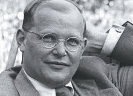 Dietrich Bonhoeffer, 20. yüzyılın en etkili teologlarından, düşünürlerinden ve direniş figürlerinden biri olarak kabul edilen Alman ilahiyatçıdır. Hristiyan etik anlayışı, kilise-toplum ilişkileri, totaliter rejimlere karşı duruşu ve insan onurunu savunan düşünceleriyle dünya tarihinde özel bir yere sahiptir.