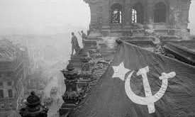 Berlin Ablukası, Sovyetler Birliği’nin Batı Berlin’e giden tüm kara, demir yolu ve su ulaşım hatlarını kapatarak Batılı müttefikleri şehirden çıkmaya zorlamaya çalıştığı krizdir.