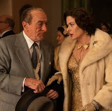 De Niro’nun aynı filmde iki farklı karakteri canlandırması, yapımı şimdiden sinema dünyasında özel bir noktaya taşımıştır.