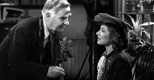 Sinemada savaş temalı yapımlar çoğu zaman cephedeki çatışmaları merkeze alır. Ancak Bayan Miniver, sıradan bir ailenin hayatına odaklanarak savaşın insan ruhunda yarattığı baskıyı, fedakârlığı ve dayanışmayı anlatır.