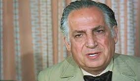 Türk tiyatro ve sinema tarihinin yapı taşlarından biri olan Avni Dilligil, yalnızca sahnede ve perdede sergilediği performanslarla değil, aynı zamanda yetiştirdiği öğrenciler ve kurduğu tiyatro topluluklarıyla da kültürel mirasa derin katkılarda bulunmuş önemli bir sanatçıdır.