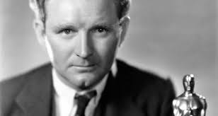 Frank Borzage, sinema kariyerine oyuncu olarak başlamış, daha sonra yönetmenliğe yönelmiştir. Sessiz sinema döneminde aktif olan Borzage, bu dönemde birçok filmde rol almış ve kısa sürede kamera arkasına geçmiştir.