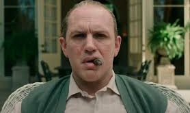 Yönetmenliğini Josh Trank’in üstlendiği yapımda başrolde Tom Hardy yer alır. Hardy, kariyerinde birçok sert ve yoğun karaktere hayat vermiş bir oyuncu olarak bu filmde de Al Capone’un yaşlılık dönemini etkileyici bir şekilde canlandırır.