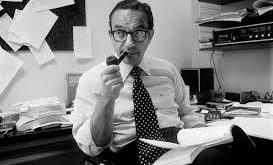 Greenspan kariyerine özel sektörde başladı. Ekonomik danışmanlık firmalarında çalışarak iş dünyası ve finans piyasaları hakkında önemli deneyimler kazandı.