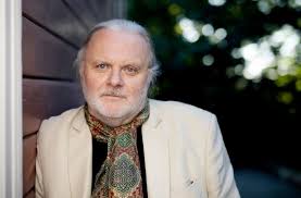 Genç yaşlarda ciddi bir kaza geçiren Fosse, bu deneyimin yaşam ve ölüm üzerine düşünmesine neden olduğunu belirtmiştir. Bu olay, onun eserlerinde sıkça karşılaşılan varoluşsal temaların kaynağı olarak görülür.