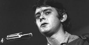 Bob Neuwirth, 1960’lı yılların Amerikan folk müzik sahnesinde önemli rol oynamış, şarkıcılık, söz yazarlığı, yapımcılık ve sanat danışmanlığı gibi birçok alanda iz bırakmış çok yönlü bir sanatçıdır.