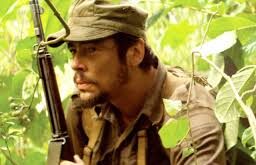 Film ilk gösterimini 2008 yılında Cannes Film Festivali'nde gerçekleştirmiş ve büyük ilgi toplamıştır. Benicio del Toro, performansıyla festivalde En İyi Erkek Oyuncu ödülünü kazanmıştır. Eleştirmenlerin önemli bir bölümü özellikle filmin cesur anlatım tarzını, gerçekçilik anlayışını ve oyunculuk performanslarını övgüyle değerlendirmiştir.
