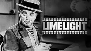 Wheeler Dryden, sinema tarihinin en ünlü isimlerinden biri olan Charlie Chaplin’in üvey kardeşi olarak bilinen, oyuncu, yönetmen ve sahne sanatçısı kimliğiyle sessiz sinema döneminde ve sonrasında faaliyet göstermiş İngiliz asıllı bir sanatçıdır. Chaplin ailesinin geniş ve çok katmanlı yapısı içinde çoğu zaman gölgede kalan Wheeler Dryden, hem aile bağları hem de kendi sanatsal üretimleriyle erken Hollywood ve Avrupa tiyatro-sinema dünyasında dikkat çeken bir figürdür.