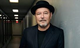 Rubén Blades’in sanat kariyeri müzikle başlamıştır. Özellikle salsa türünde yaptığı çalışmalarla kısa sürede dikkat çekmiştir.