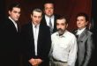 Nicholas Pileggi’nin gerçek olaylardan esinlenerek yazdığı Wiseguy adlı kitaptan uyarlanan film, mafya dünyasının yükseliş ve çöküş hikâyesini olağanüstü bir gerçekçilikle anlatır.