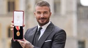 Uzun yıllar boyunca dünyanın en popüler sporcularından biri olarak gösterilen Beckham, futbol kariyeri boyunca birçok önemli kulüpte forma giymiş ve sayısız başarı elde etmiştir.