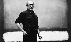 Onun sanatı, figüratif temsilden tamamen uzaklaşarak insan duygularını saf renk ve form aracılığıyla ifade etmeye yönelmiştir. Rothko’nun eserleri yalnızca görsel değil, aynı zamanda meditatif bir deneyim sunar.
