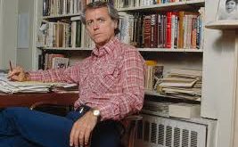 Don DeLillo, 20 Kasım 1936 tarihinde Amerika Birleşik Devletleri’nin New York şehrinde dünyaya geldi. İtalyan göçmeni bir ailenin çocuğu olarak büyüdü.