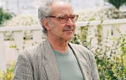 1950’li yıllarda ünlü sinema dergisi Cahiers du Cinéma çevresinde yer aldı. Burada geleceğin önemli yönetmenleri arasında bulunan François Truffaut, Éric Rohmer, Claude Chabrol ve Jacques Rivette ile birlikte çalıştı. Bu ekip daha sonra Fransız Yeni Dalgası’nın temel taşlarını oluşturdu.