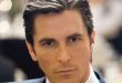 Modern sinema dünyasının en yetenekli ve en disiplinli oyuncularından biri olarak kabul edilen Christian Bale, olağanüstü karakter dönüşümleri, fiziksel değişimleri ve yoğun metot oyunculuğuyla dünya çapında büyük saygı kazanmıştır.