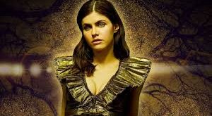 Başrolünde Alexandra Daddario’nun yer aldığı yapım, AMC’nin Anne Rice külliyatını genişletme planının önemli bir parçası olarak öne çıkıyor. Daha önce Interview with the Vampire ile başlayan “Immortal Universe” yani “Ölümsüz Evren”, Mayfair Witches ile daha geniş ve karanlık bir mitolojiye dönüşüyor.