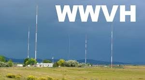 Kısa dalga yayıncılığı tarihinde birçok istasyon müzik, haber veya kültürel içeriklerle tanınırken, WWVH tamamen bilimsel ve teknik amaçlarla çalışan özel bir sistemdir. Denizcilikten havacılığa, bilimsel araştırmalardan amatör telsiz kullanımına kadar geniş bir alanda önemli rol üstlenmektedir.