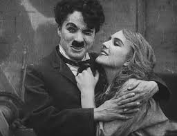 Edna Purviance, sessiz sinema döneminin en önemli kadın oyuncularından biri olarak kabul edilen, özellikle Charlie Chaplin ile yaptığı iş birlikleri sayesinde sinema tarihine damga vurmuş Amerikalı bir sinema sanatçısıdır.
