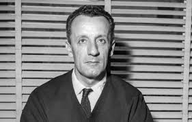 Merleau-Ponty’nin düşüncesi, insanı yalnızca düşünen bir özne olarak ele alan klasik anlayışa karşı güçlü bir eleştiri sunmuştur. Ona göre insan dünyayı dışarıdan gözlemleyen soyut bir akıl değil, beden aracılığıyla dünyanın içinde yaşayan bir varlıktır. Bu nedenle onun eserleri günümüzde fenomenoloji, varoluşçuluk ve çağdaş sosyal teoriler içerisinde hâlâ geniş bir etkiye sahiptir.