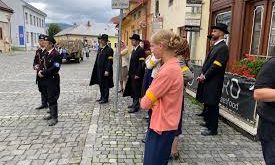 Film, adını Slovakya’da bulunan Bardejov kasabasından alır. II. Dünya Savaşı sırasında bu bölge, Nazi işgali ve yerel iş birlikçilerin baskısı altında büyük acılar yaşamıştır. Özellikle 1942 yılı, Avrupa’daki Yahudi nüfus için kritik bir dönüm noktasıdır.