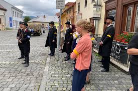 Film, adını Slovakya’da bulunan Bardejov kasabasından alır. II. Dünya Savaşı sırasında bu bölge, Nazi işgali ve yerel iş birlikçilerin baskısı altında büyük acılar yaşamıştır. Özellikle 1942 yılı, Avrupa’daki Yahudi nüfus için kritik bir dönüm noktasıdır.