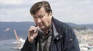 Aki Kaurismäki gençlik döneminde çeşitli işlerde çalıştı. Postacılık, bulaşıkçılık ve eleştirmenlik gibi farklı deneyimler yaşadı. Bu süreçte toplumun alt kesimlerini yakından gözlemleme fırsatı buldu. Daha sonra filmlerinde sıkça göreceğimiz işçi sınıfı karakterleri ve yalnız insanlar büyük ölçüde bu deneyimlerden beslendi.