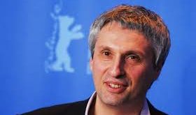 Alain Goldman, Fransa’da doğup büyümüş ve genç yaşlardan itibaren sanat ve medya dünyasına ilgi duymuştur. Sinemaya olan ilgisi, onu erken yaşta yapımcılık alanına yönlendirmiştir. Her ne kadar oyunculuk ya da yönetmenlik gibi daha görünür