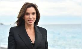 Aure Atika’nın oyunculuk kariyeri 1980’li yılların sonlarına doğru başlamıştır. İlk dönemlerinde küçük televizyon rolleri ve bağımsız film projelerinde yer almıştır.