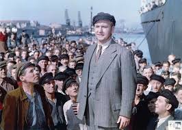 1954 yapımı Ernst Thälmann – Sınıfının Oğlu, Doğu Alman sinema stüdyosu DEFA tarafından üretilmiş, yönetmenliğini Kurt Maetzig’in üstlendiği biyografik bir politik dramadır.